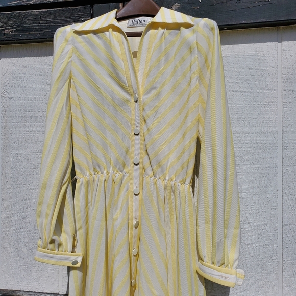 Vintage 1970's Dalton Yellow White Midi Dress - Picture 6 of 8